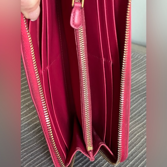 Prada Long Zippy Wallet Pink Like New with Gold hardware + unbranded dust bag - Picture 4 of 10